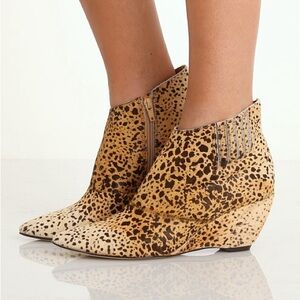 Matisse Teddy Fur Wedge Bootie *SEE NOTES